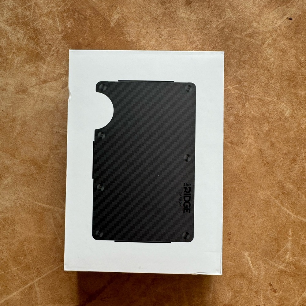 Ridge Wallet - RFID carbon fiber with cash strap